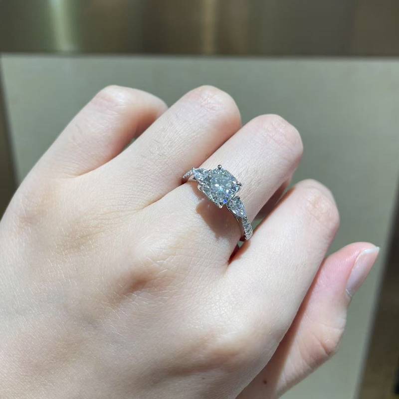 三石款公主方Women's RingS925银镀白金定制选款主石Moissanite2.0ct/副石高碳钻